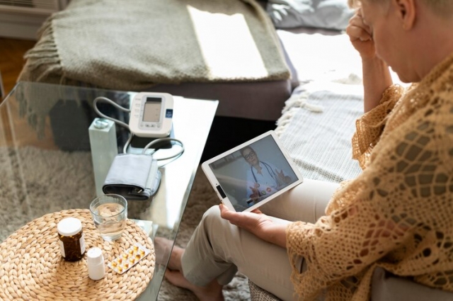 Your Guide To Senior Helplines In Canada: Where To Find Help
